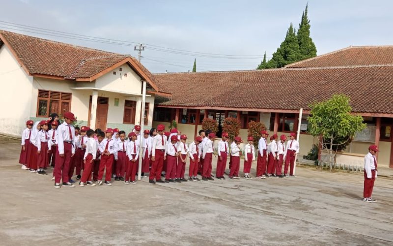 Upacara Hari Pendidikan Nasional